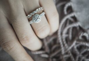 How to Match a Bridal Band to Your Engagement Ring Seamlessly